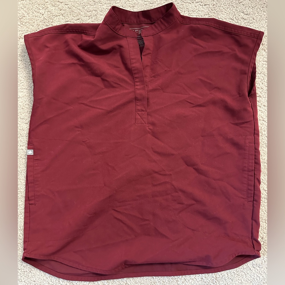 Figs Rafaela XXS scrub top maroon